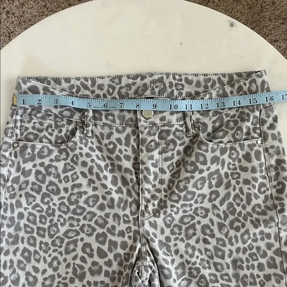 White House Black Market Gray Leopard Skinny Jeans - Picture 10 of 14
